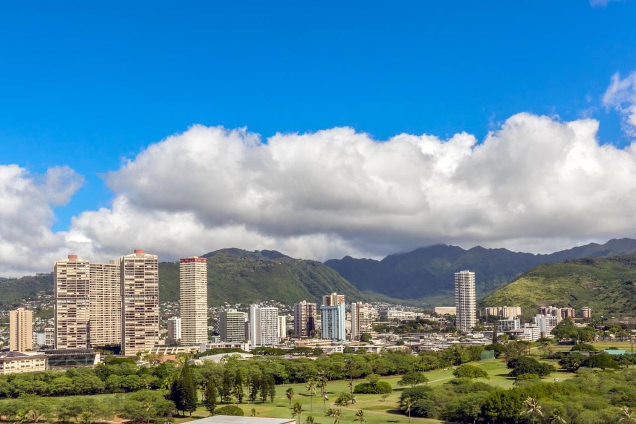 Aloha Vibes Await! Stylish Condo At Aloha Surf - Mountain And City Views Honolulu Zewnętrze zdjęcie