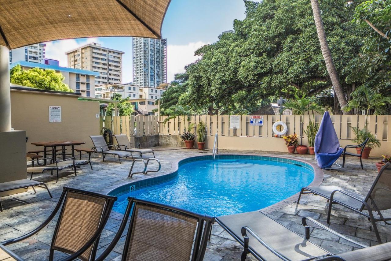 Aloha Vibes Await! Stylish Condo At Aloha Surf - Mountain And City Views Honolulu Zewnętrze zdjęcie