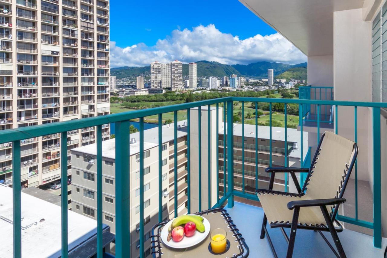 Aloha Vibes Await! Stylish Condo At Aloha Surf - Mountain And City Views Honolulu Zewnętrze zdjęcie