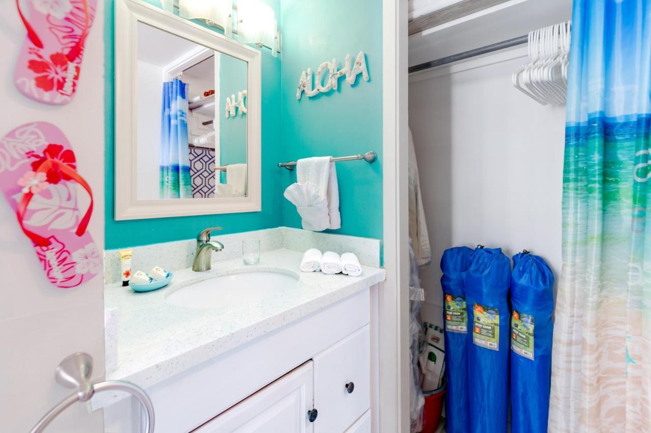 Aloha Vibes Await! Stylish Condo At Aloha Surf - Mountain And City Views Honolulu Zewnętrze zdjęcie