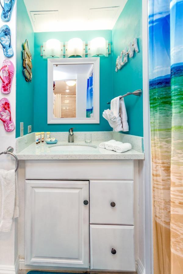 Aloha Vibes Await! Stylish Condo At Aloha Surf - Mountain And City Views Honolulu Zewnętrze zdjęcie