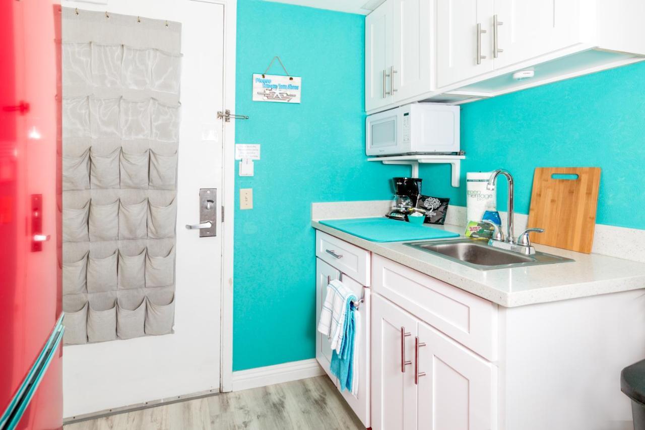 Aloha Vibes Await! Stylish Condo At Aloha Surf - Mountain And City Views Honolulu Zewnętrze zdjęcie