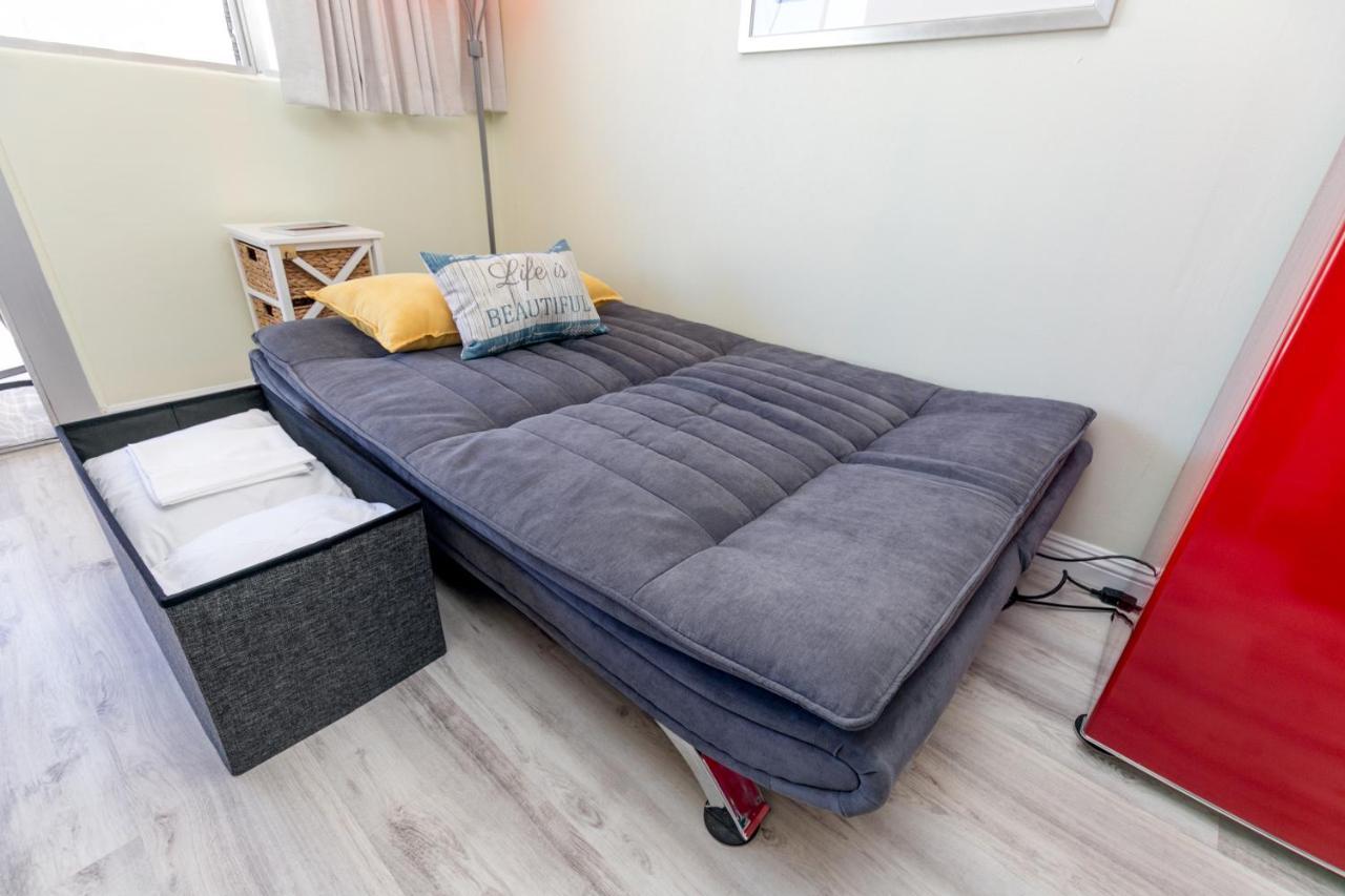 Aloha Vibes Await! Stylish Condo At Aloha Surf - Mountain And City Views Honolulu Zewnętrze zdjęcie